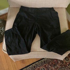 Blk Trekkie Capri pants